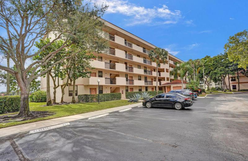  Condo & Townhome Photos