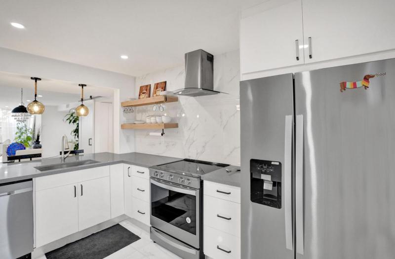  Condo & Townhome Photos