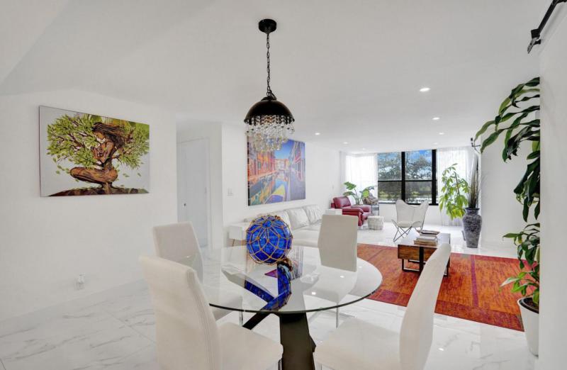  Condo & Townhome Photos