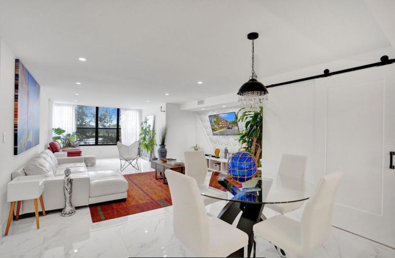  Condo & Townhome Photos