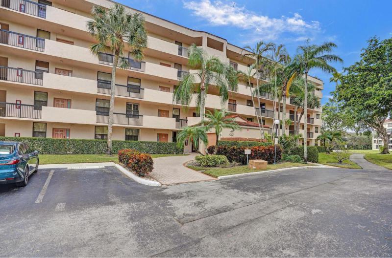 Condo & Townhome Photos
