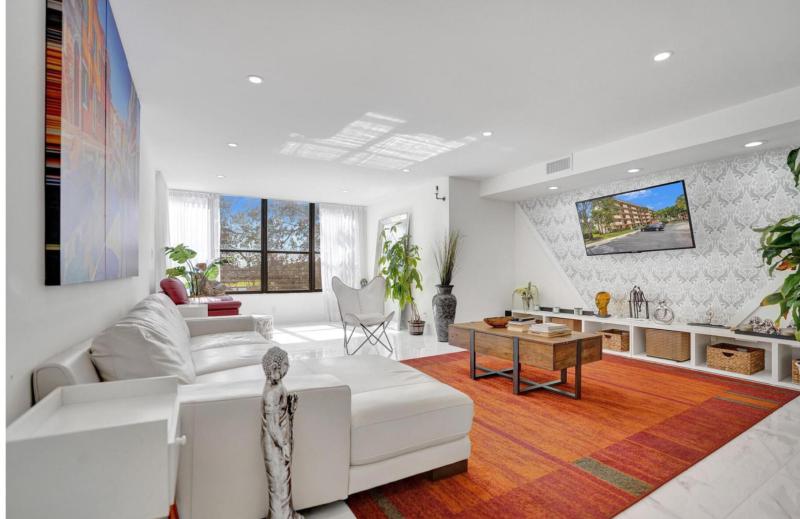 Condo & Townhome Photos