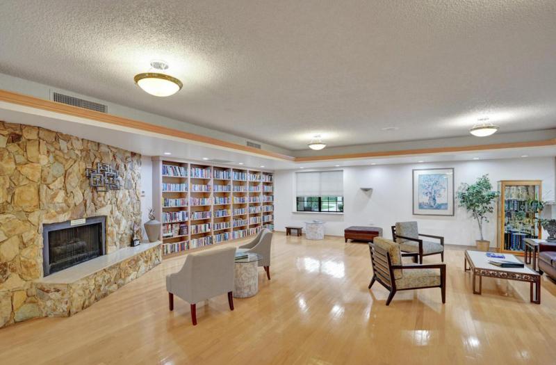  Condo & Townhome Photos