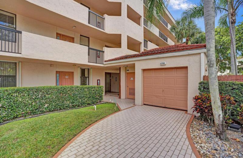  Condo & Townhome Photos