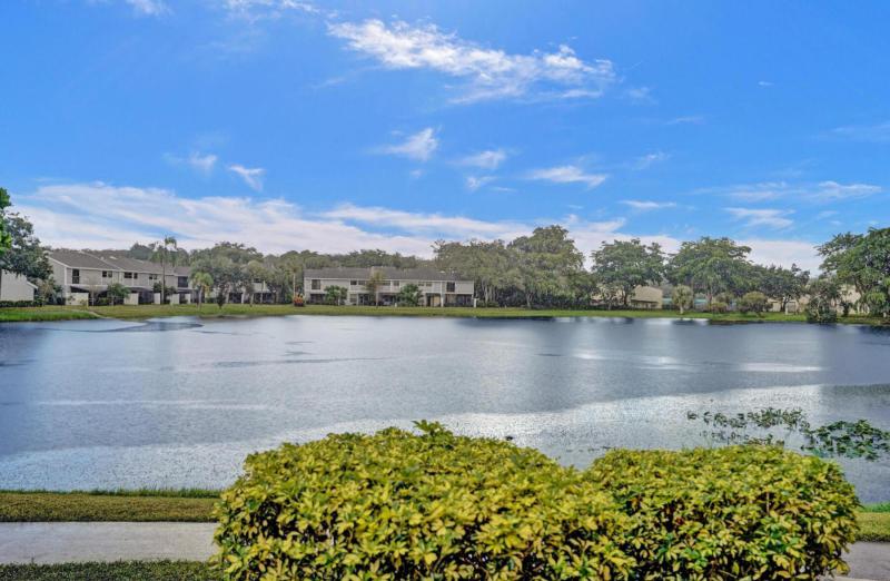  Condo & Townhome Photos