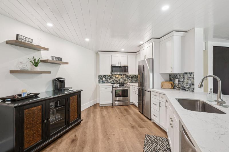  Condo & Townhome Photos