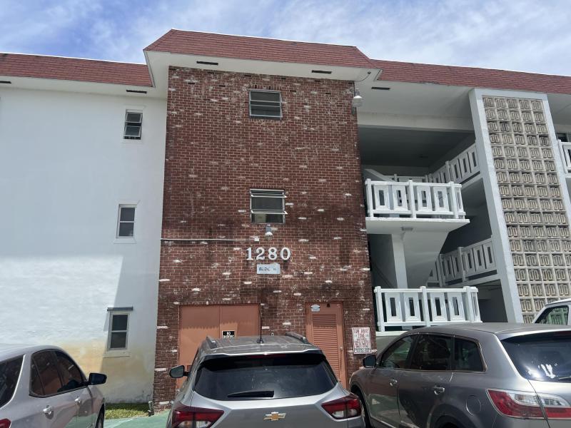  Condo & Townhome Photos
