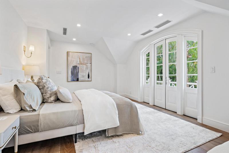  Single Family Homes Photo 33:  Palm Beach,  FL 33480