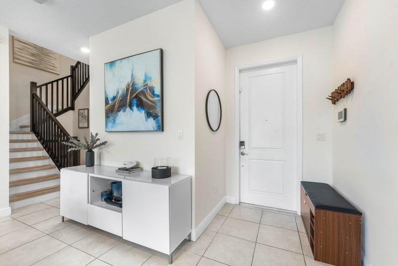  Condo & Townhome Photos