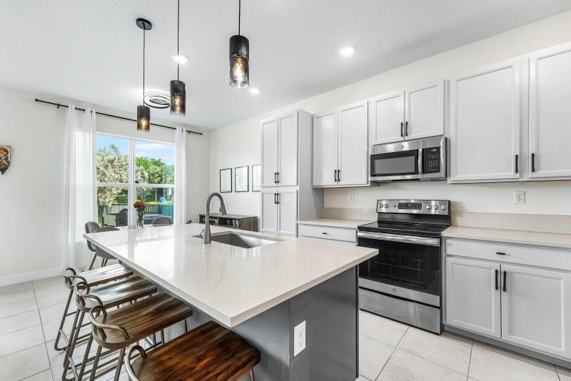 Condo & Townhome Photos