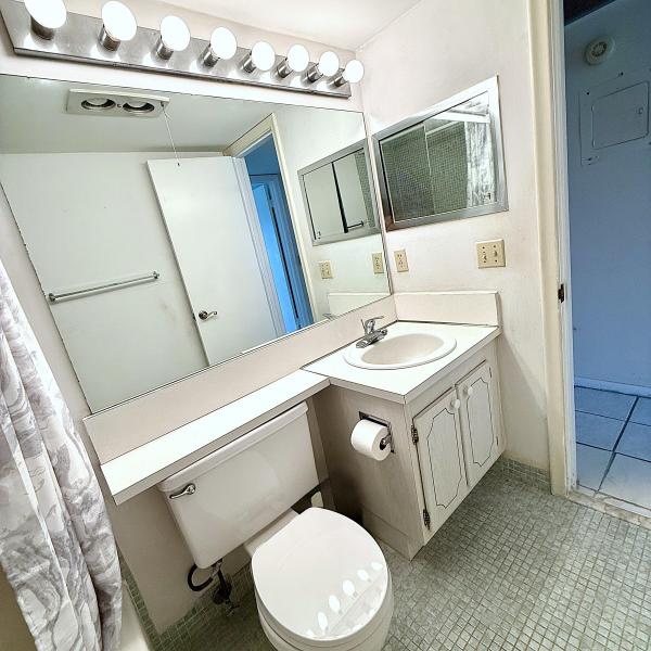  Condo & Townhome Photos