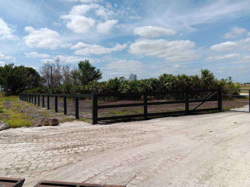  Commercial & Industrial Land Images 