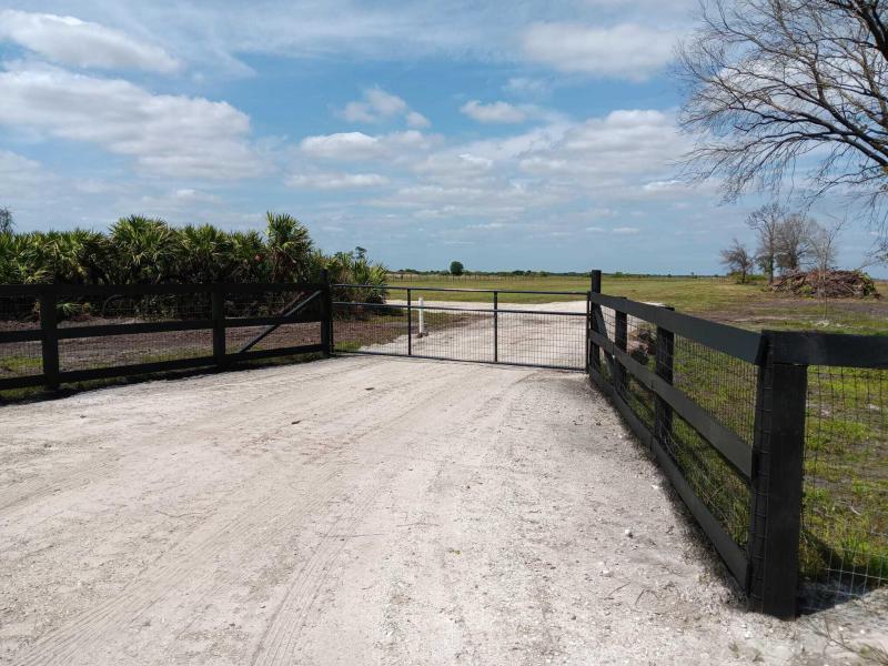  Commercial & Industrial Land Images 