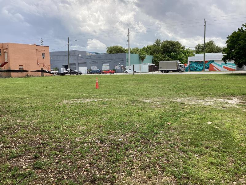  Commercial & Industrial Land Images 