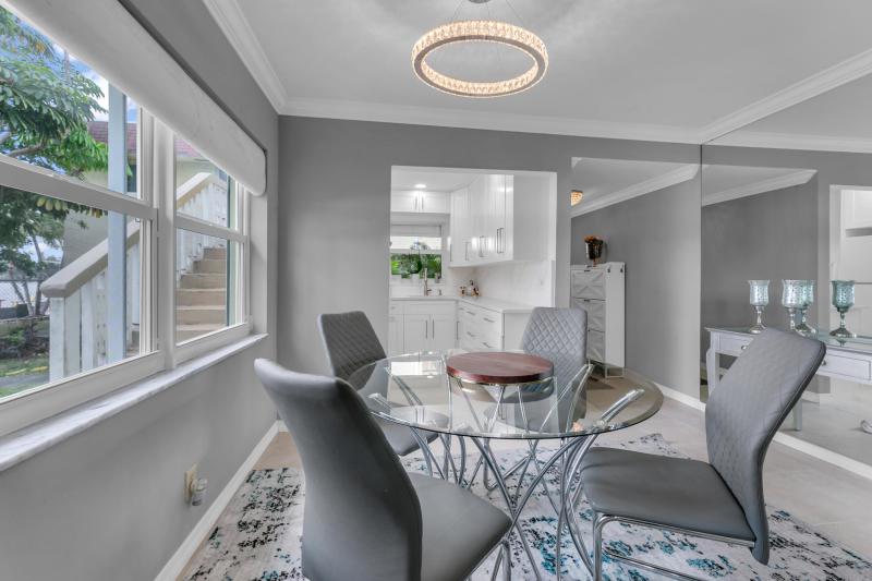  Condo & Townhome Photos