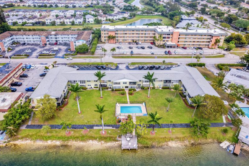  Condo & Townhome Photos
