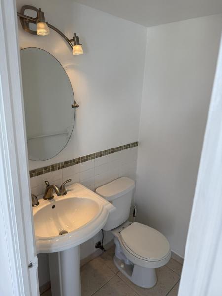  Condo & Townhome Photos