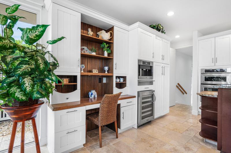  Single Family Homes Photo 13:  Pompano Beach,  FL 33062