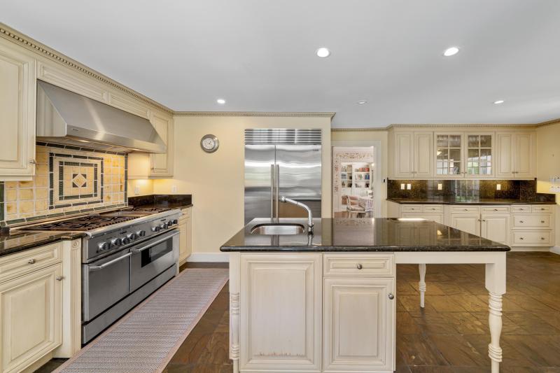  Single Family Homes Photo 15:  Palm Beach,  FL 33480