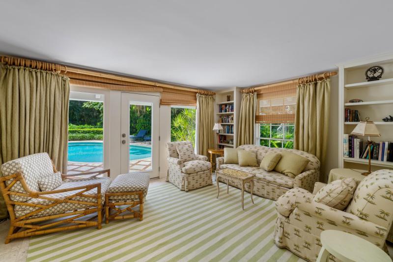  Single Family Homes Photo 24:  Palm Beach,  FL 33480