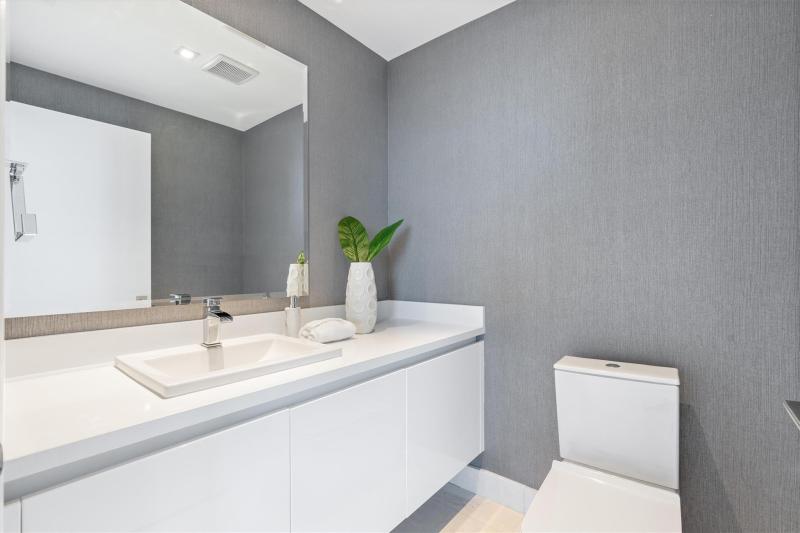  Condo & Townhome Photos