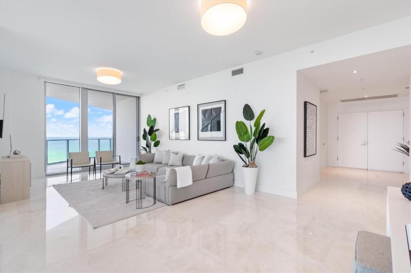  Condo & Townhome Photos