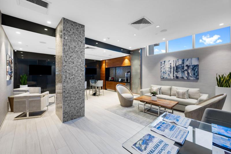  Condo & Townhome Photos