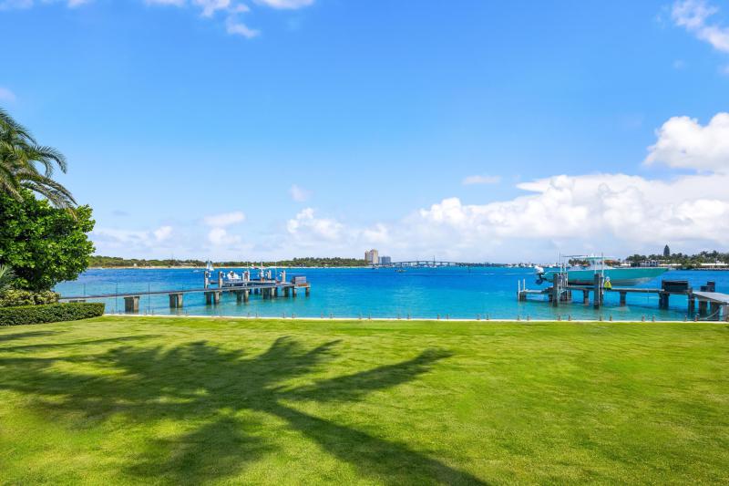  Single Family Homes Photo 22:  Palm Beach,  FL 33480