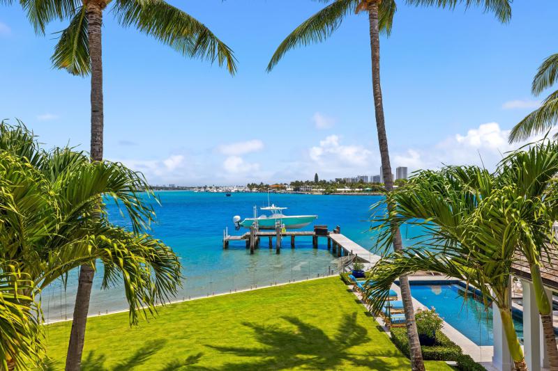  Single Family Homes Photo 23:  Palm Beach,  FL 33480