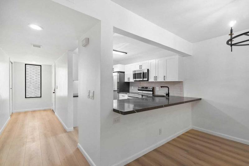  Condo & Townhome Photos