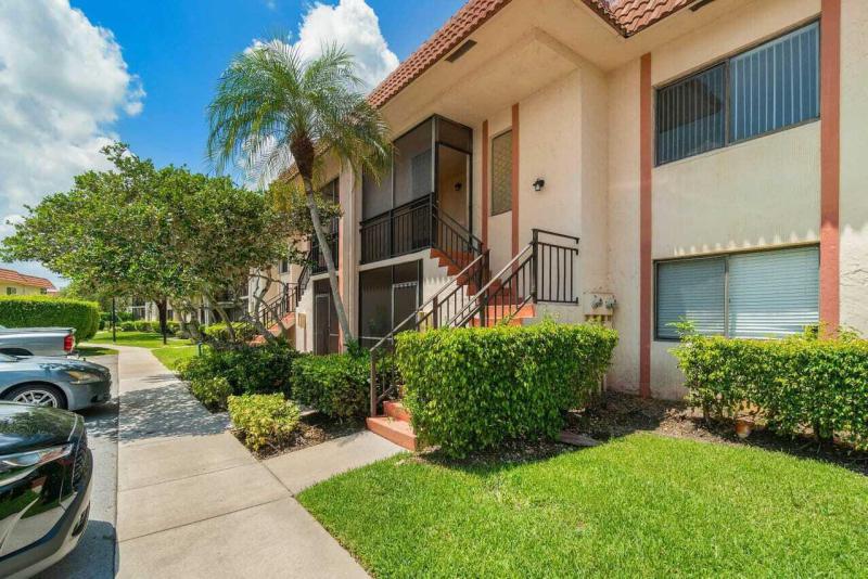  Condo & Townhome Photos