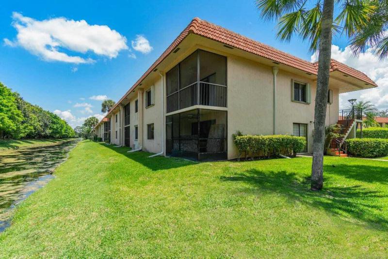  Condo & Townhome Photos