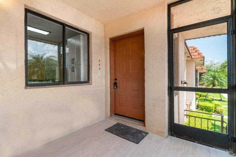  Condo & Townhome Photos