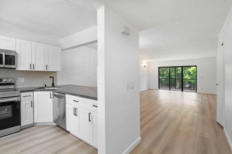  Condo & Townhome Photos
