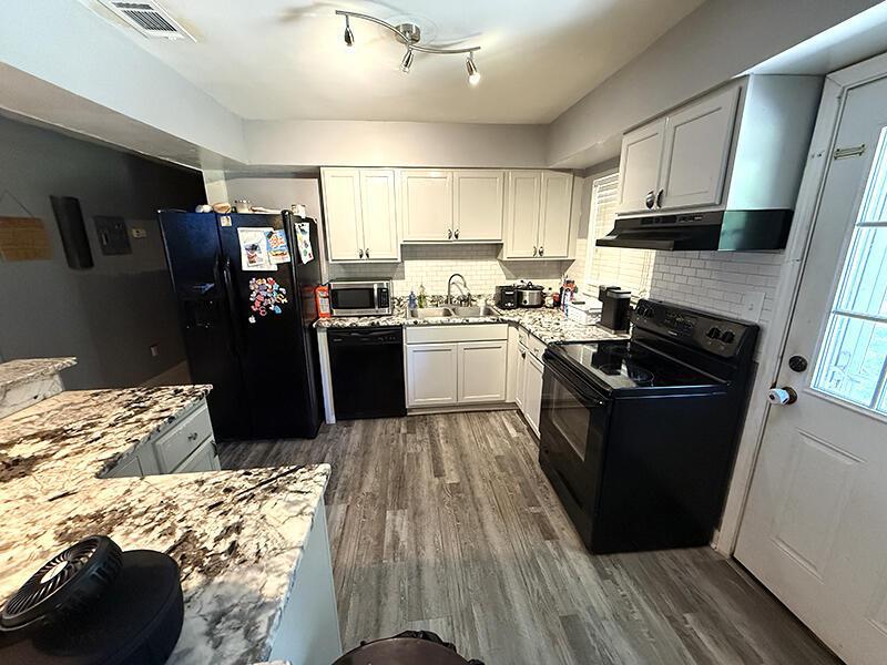  Single Family Homes Photo 10:  Pensacola,  FL 32514