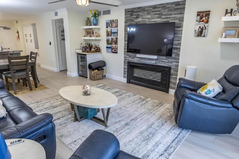  Condo & Townhome Photos