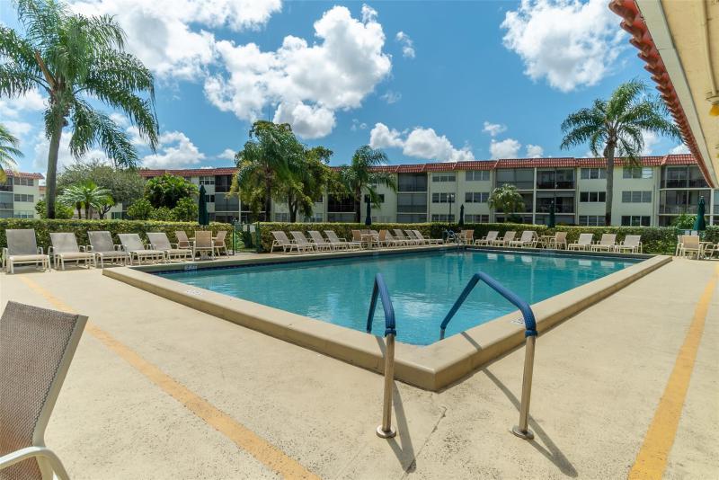  Condo & Townhome Photos