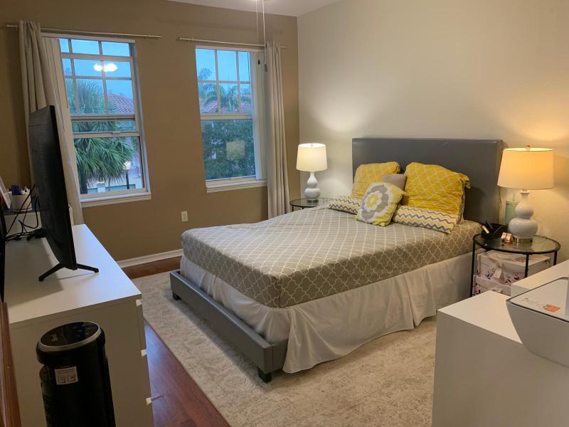  Condo & Townhome Photos