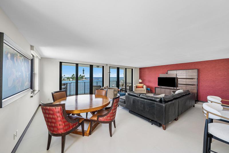  Condo & Townhome Photos