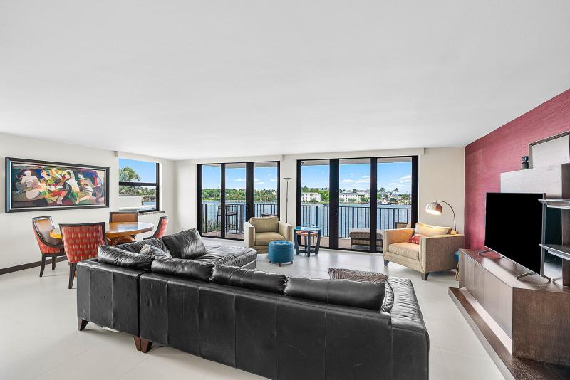  Condo & Townhome Photos