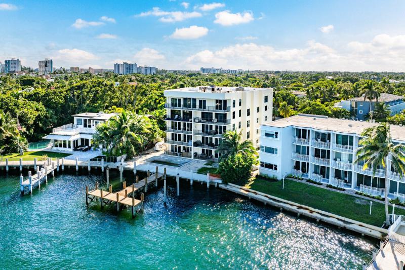 Condo & Townhome Photos