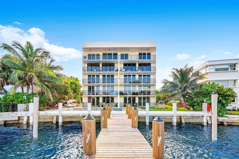  Condo & Townhome Photos