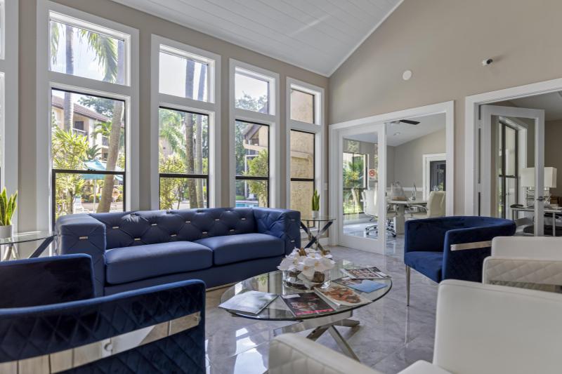  Condo & Townhome Photos