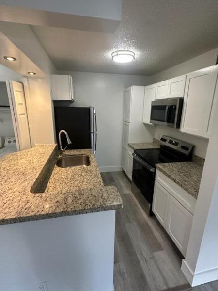  Condo & Townhome Photos