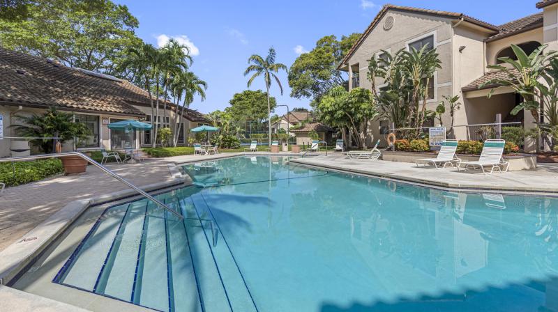  Condo & Townhome Photos