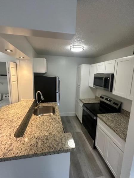  Condo & Townhome Photos