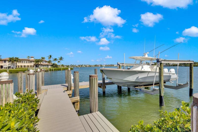  Single Family Homes Photo 5:  Stuart,  FL 34996
