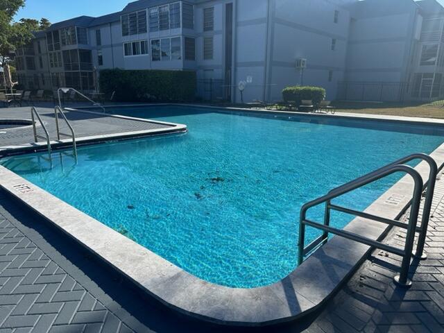  Condo & Townhome Photos