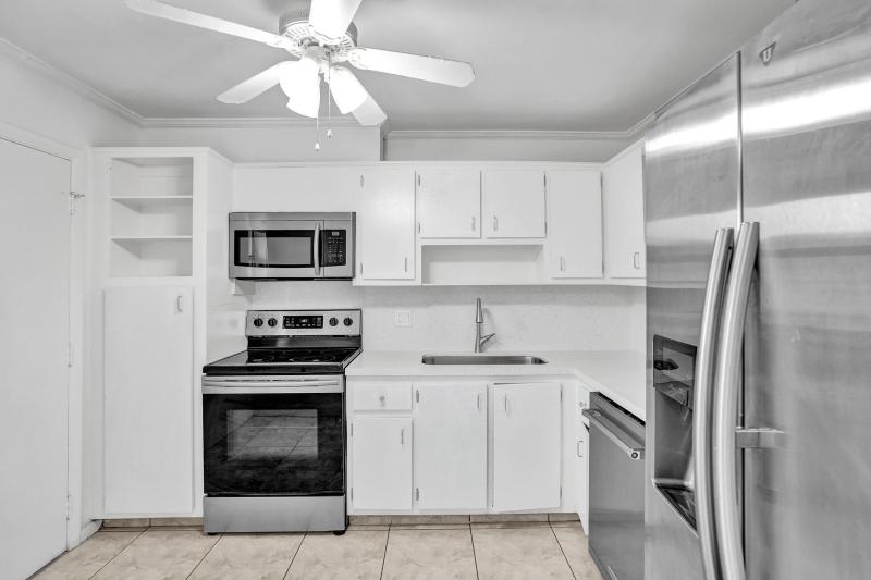  Condo & Townhome Photos