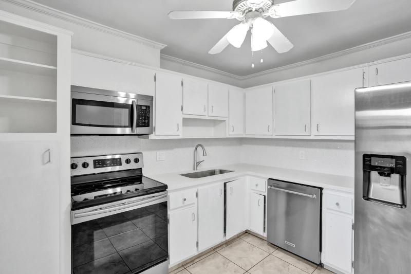  Condo & Townhome Photos